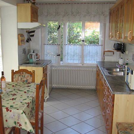Családi Vendégház Eger Habitación foto